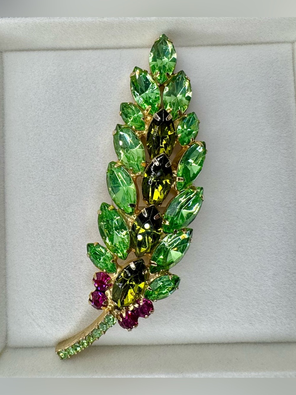 Vintage Juliana D&E Rhinestone Leaf Brooch Green Fuchsia Verified #6086